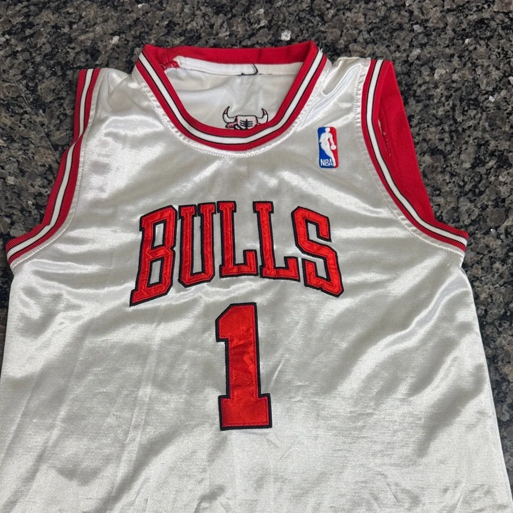 Adidas NBA Bulls Jersey Derrick Rose 1 - Red and White Jersey - Picture 2 of 10